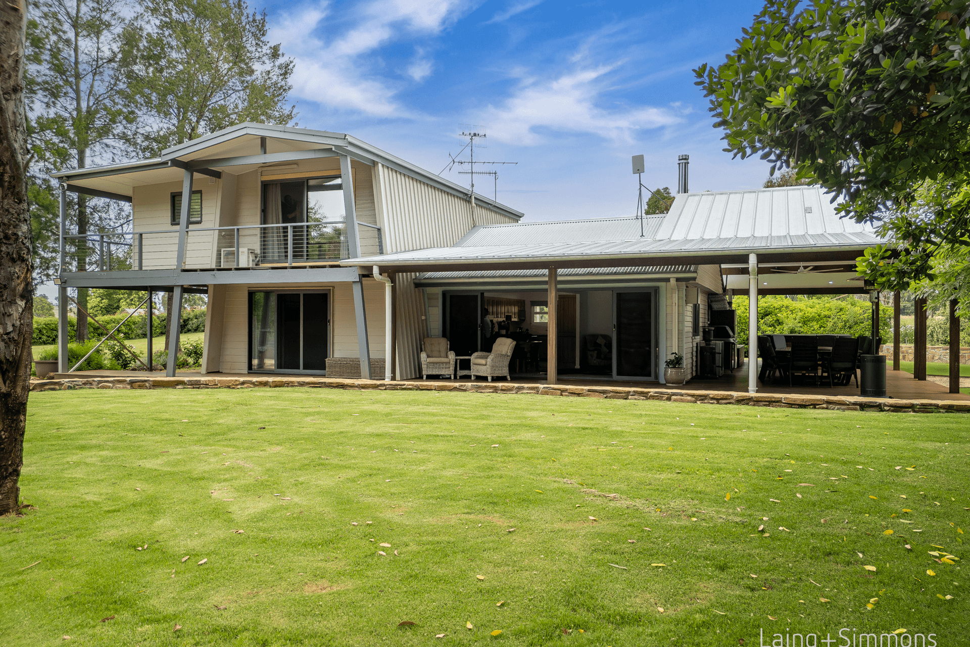 50 Holloways Lane, Armidale, NSW 2350