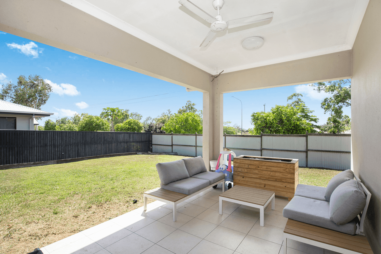 23 Bilbao Place, Bushland Beach, QLD 4818