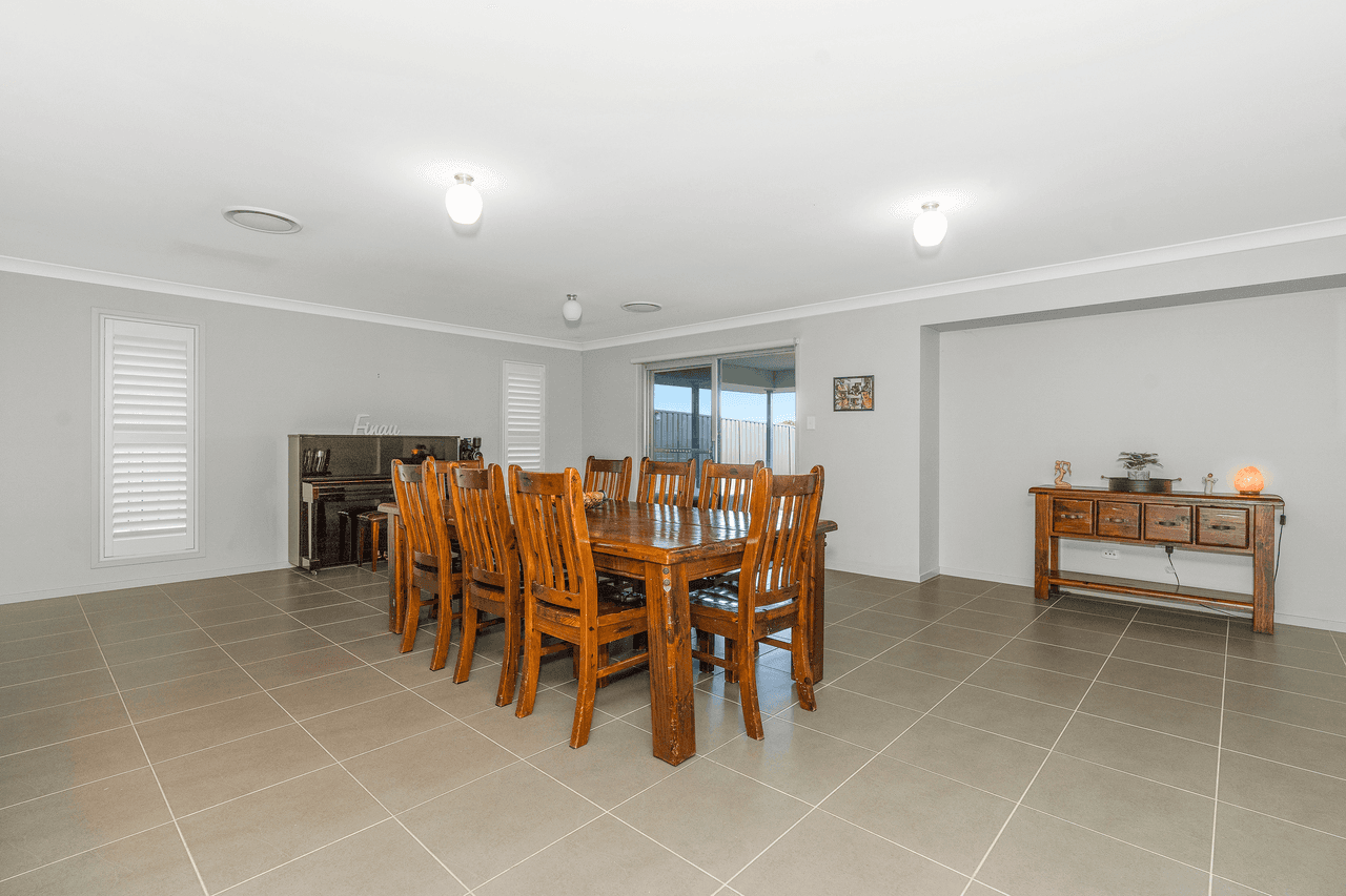 11 Bowerbird Avenue, COORANBONG, NSW 2265