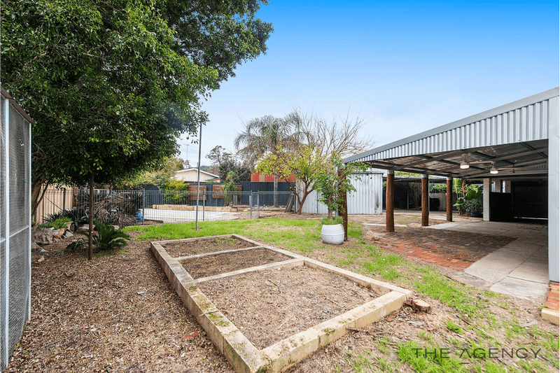 21 Aralia Way, Forrestfield, WA 6058