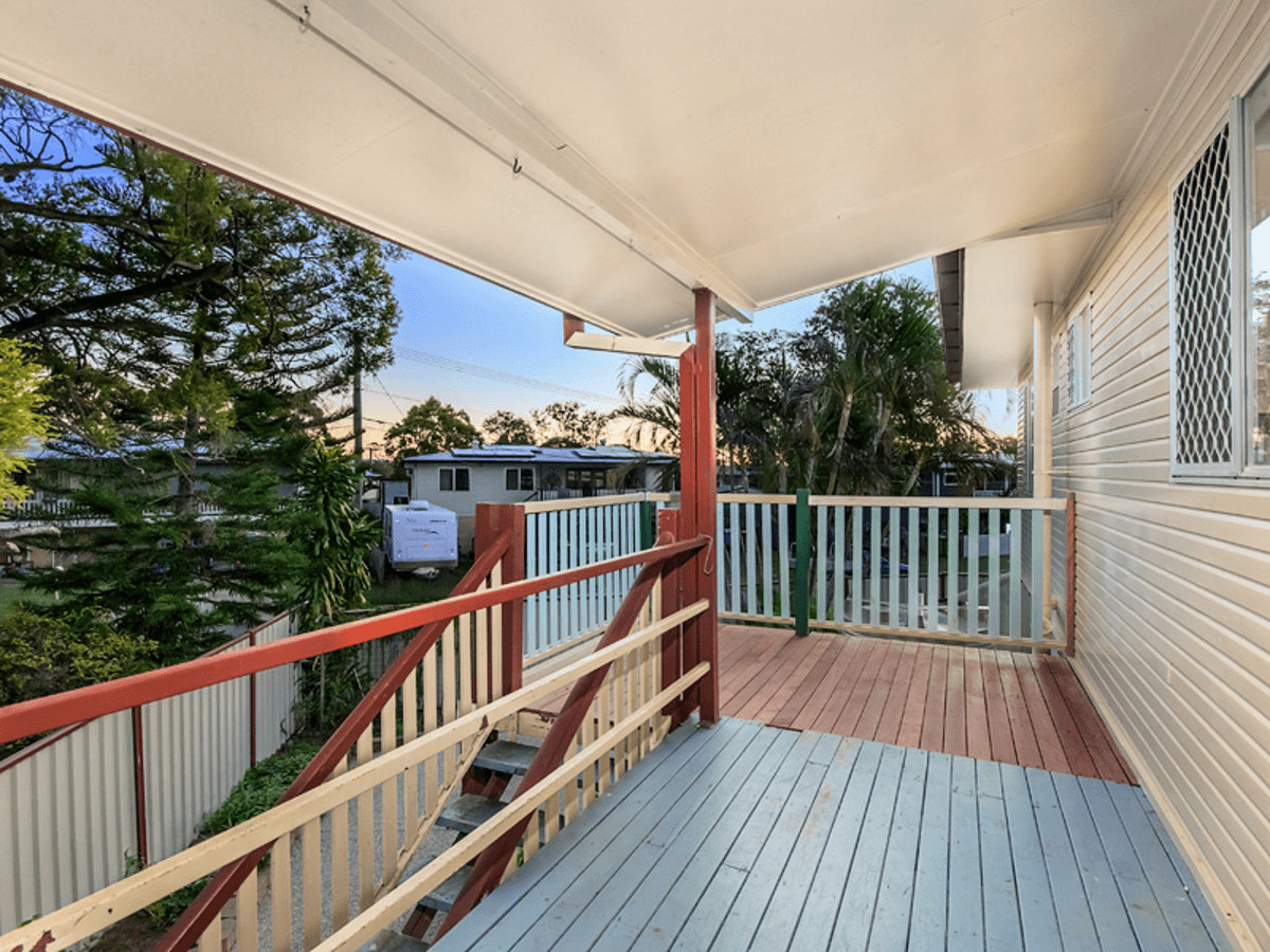 8 Teak Street, Raceview, QLD 4305