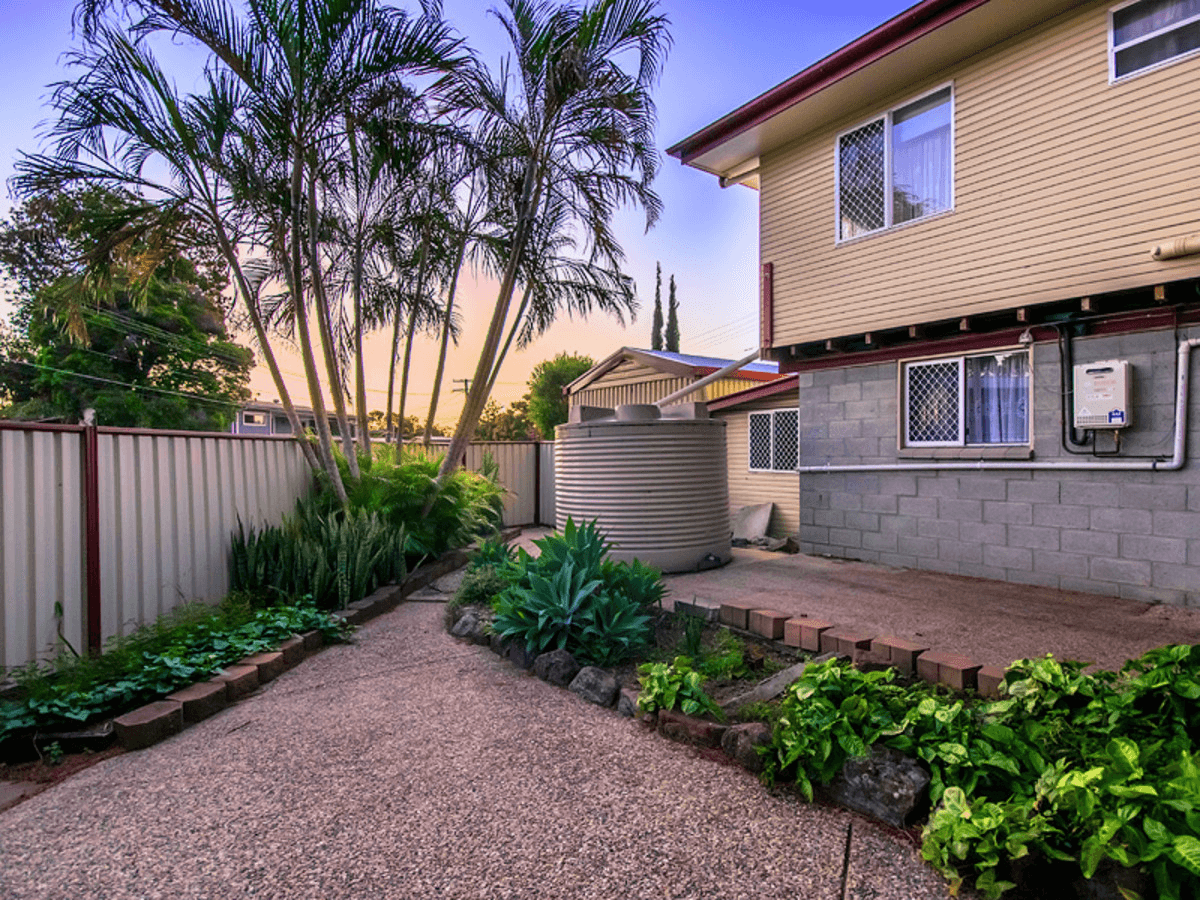 8 Teak Street, Raceview, QLD 4305