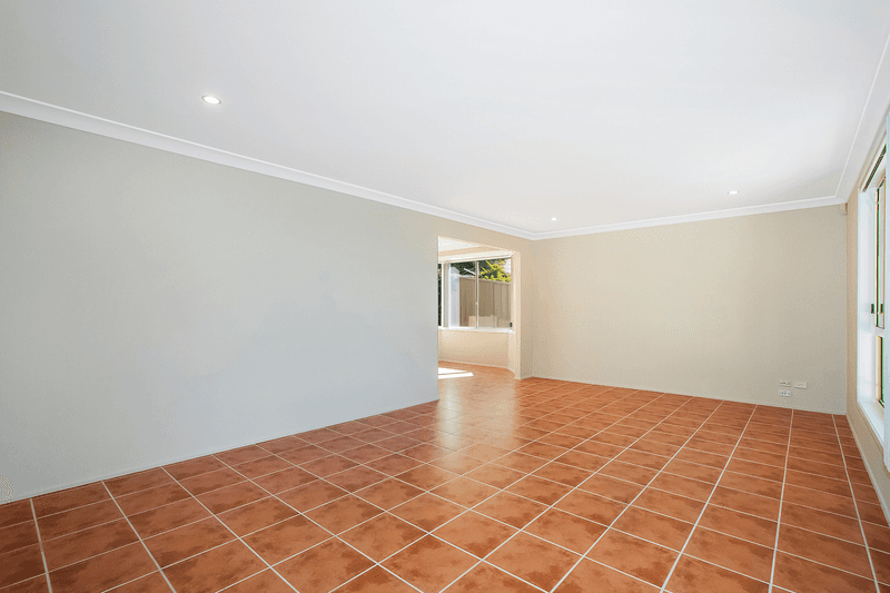 27 Nicole Close, Watanobbi, NSW 2259