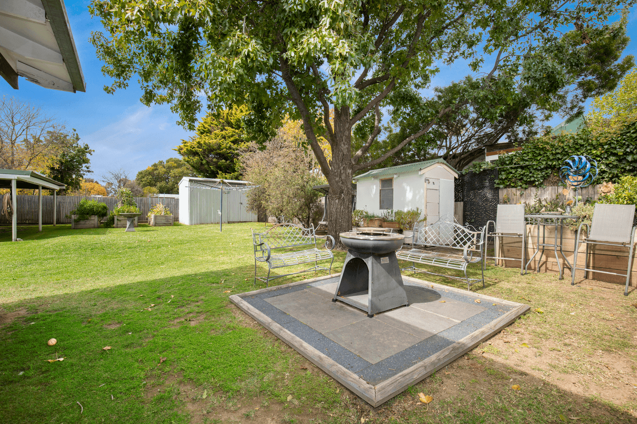 207 Chapel Street, ARMIDALE, NSW 2350