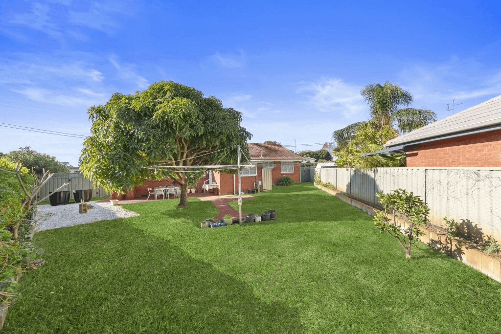 15 Robin Crescent, Woy Woy, NSW 2256