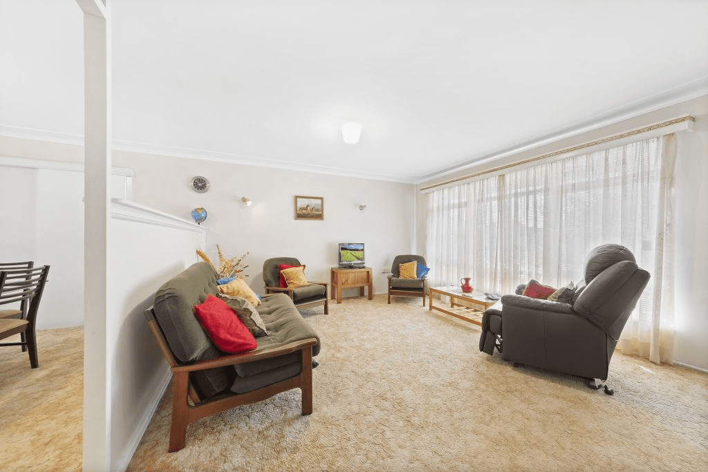 15 Robin Crescent, Woy Woy, NSW 2256