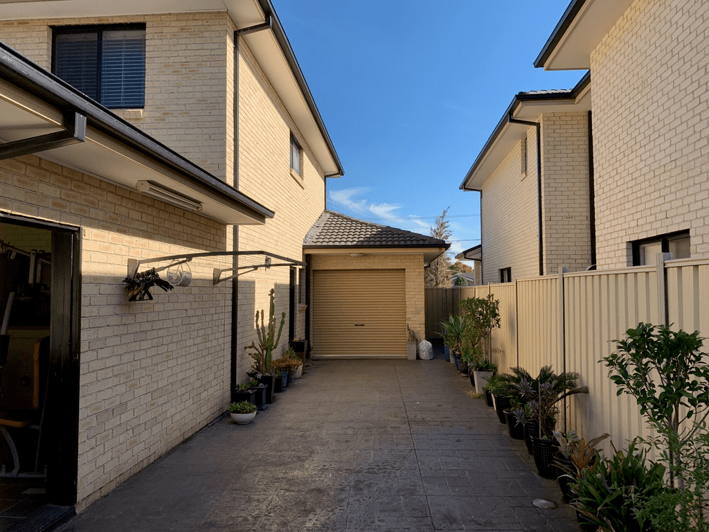 30 Chrysanthemum Avenue, LURNEA, NSW 2170