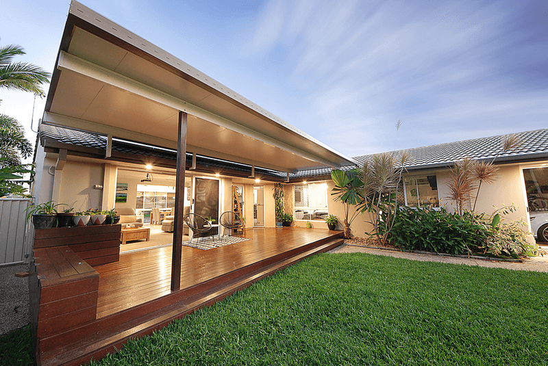 51 Pintail Crescent, BURLEIGH WATERS, QLD 4220