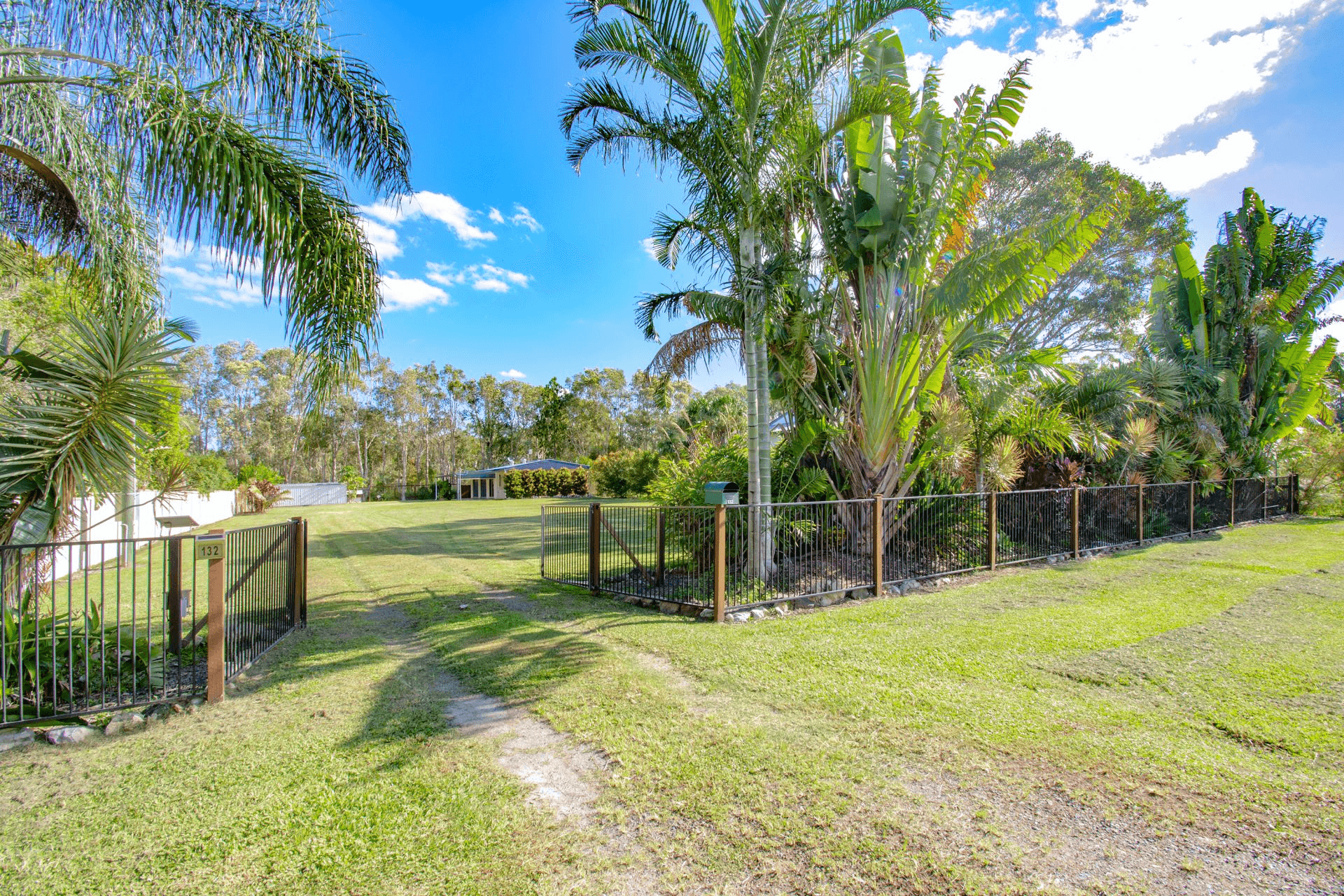 132 Investigator Ave, COOLOOLA COVE, QLD 4580