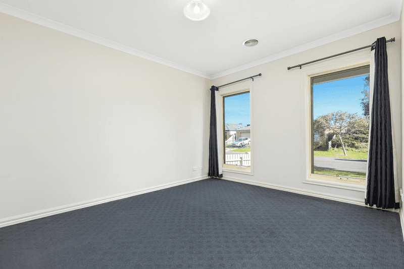 32 Belvedere Drive, PAKENHAM, VIC 3810