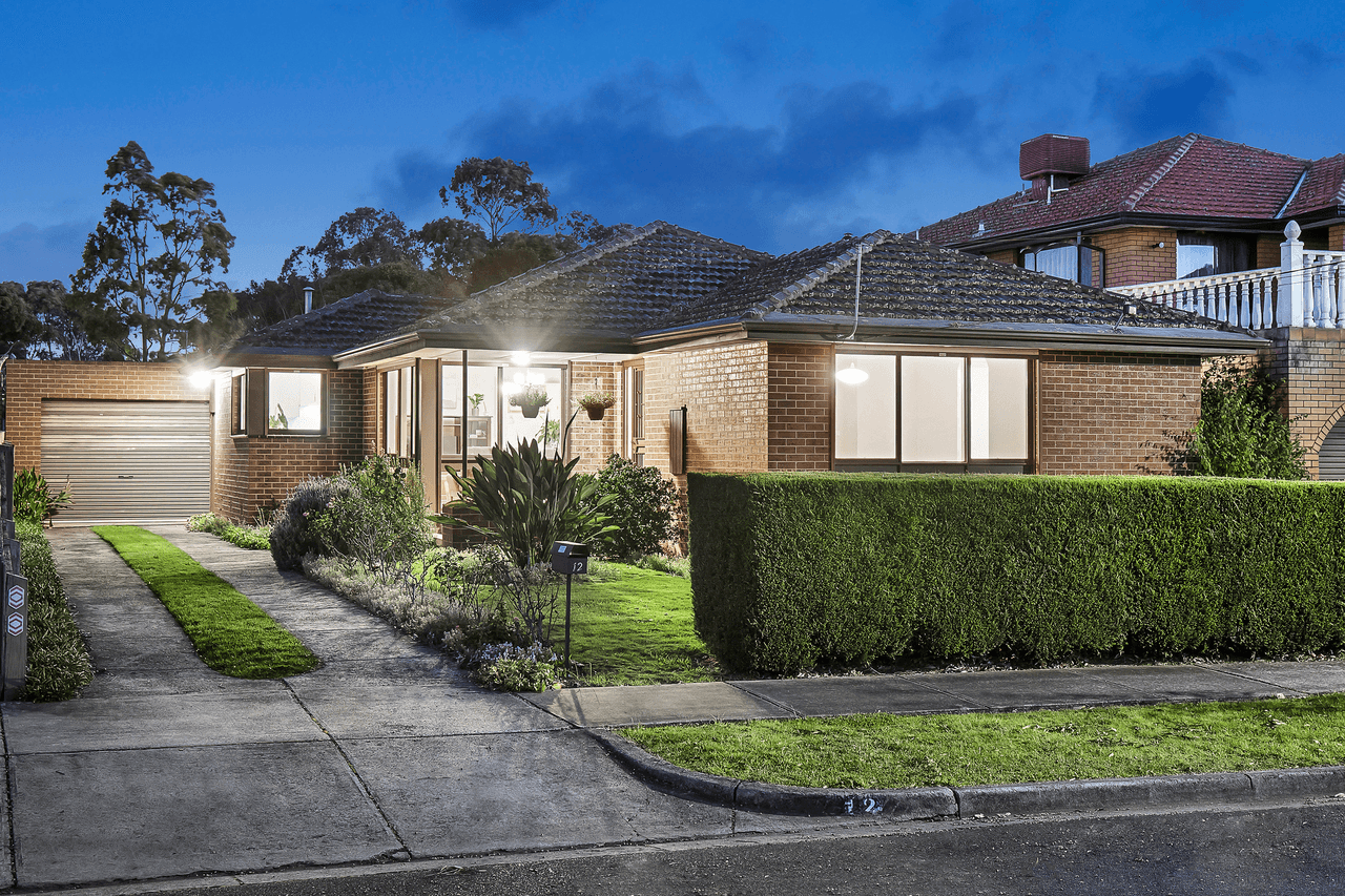 12 Cloverdale Close, BURWOOD EAST, VIC 3151