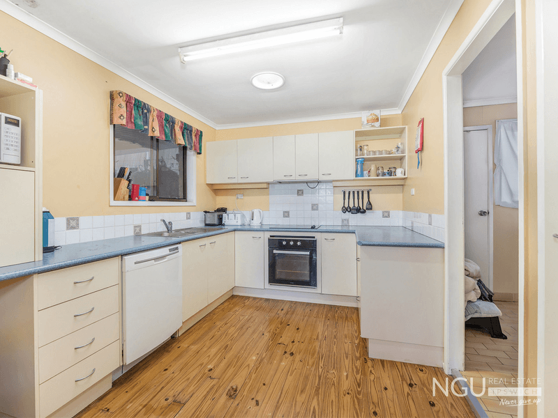 12 Pitceathly Street, Bundamba, QLD 4304