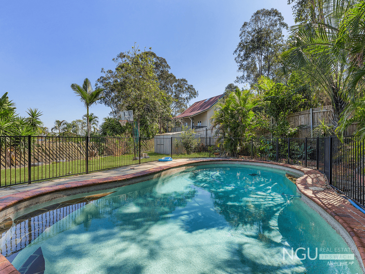 12 Pitceathly Street, Bundamba, QLD 4304