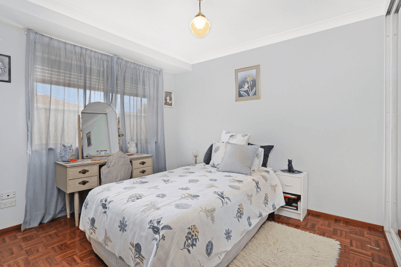 12 Stephenson Place, Currans Hill, NSW 2567