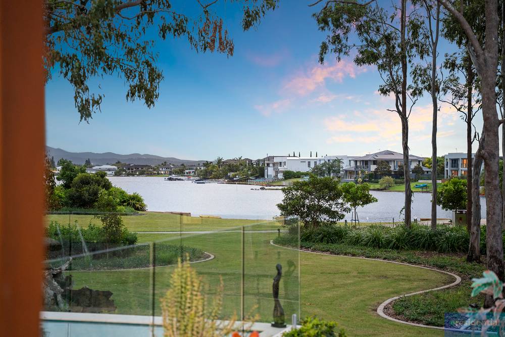 98 Lake Serenity Boulevard, Helensvale, QLD 4212