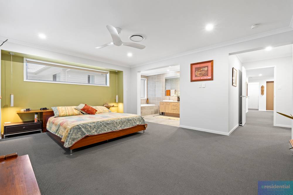 98 Lake Serenity Boulevard, Helensvale, QLD 4212