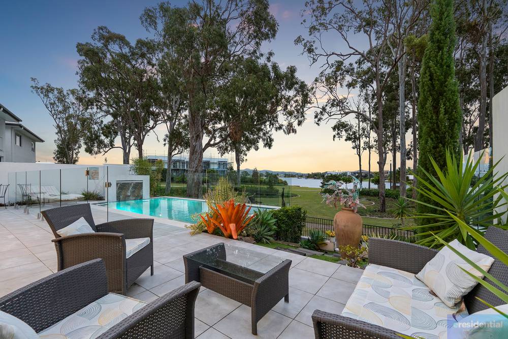 98 Lake Serenity Boulevard, Helensvale, QLD 4212