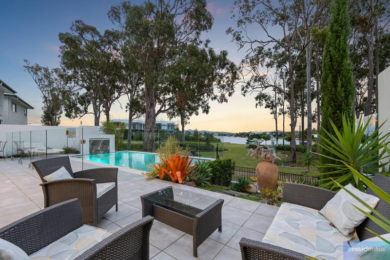 98 Lake Serenity Boulevard, Helensvale, QLD 4212