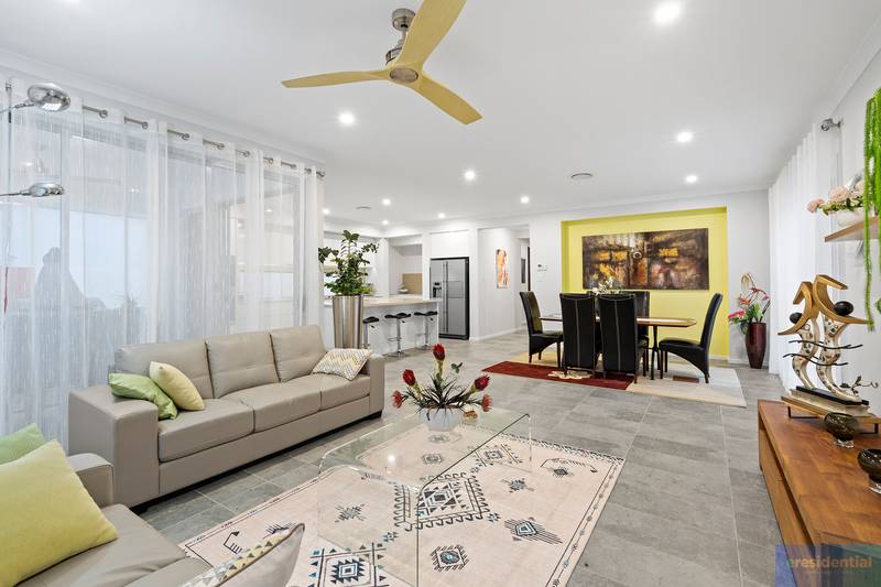 98 Lake Serenity Boulevard, Helensvale, QLD 4212