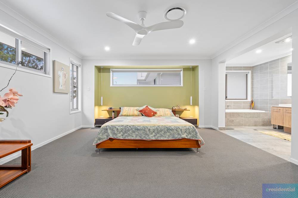 98 Lake Serenity Boulevard, Helensvale, QLD 4212