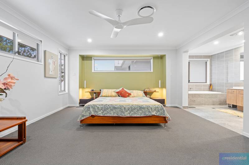 98 Lake Serenity Boulevard, Helensvale, QLD 4212