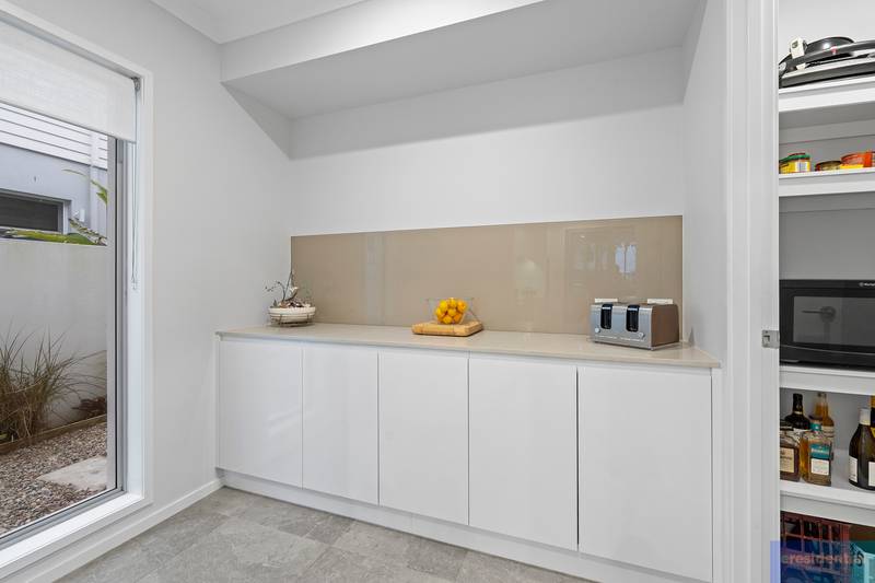 98 Lake Serenity Boulevard, Helensvale, QLD 4212