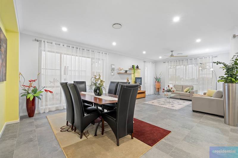 98 Lake Serenity Boulevard, Helensvale, QLD 4212