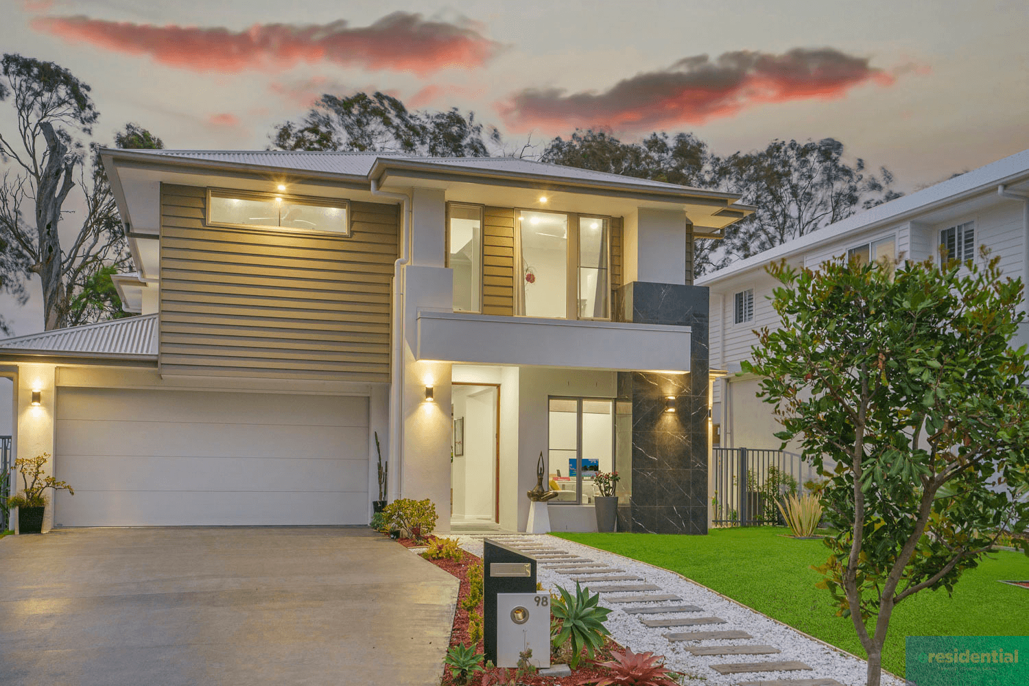 98 Lake Serenity Boulevard, Helensvale, QLD 4212