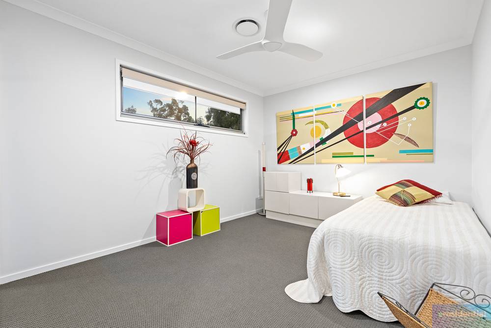 98 Lake Serenity Boulevard, Helensvale, QLD 4212