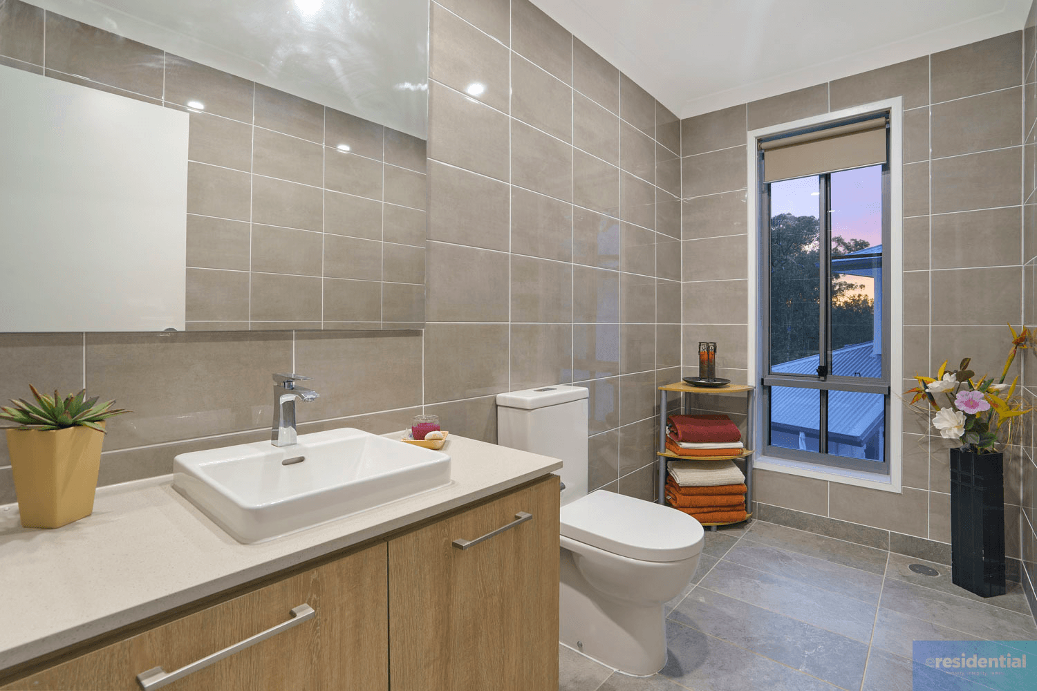 98 Lake Serenity Boulevard, Helensvale, QLD 4212