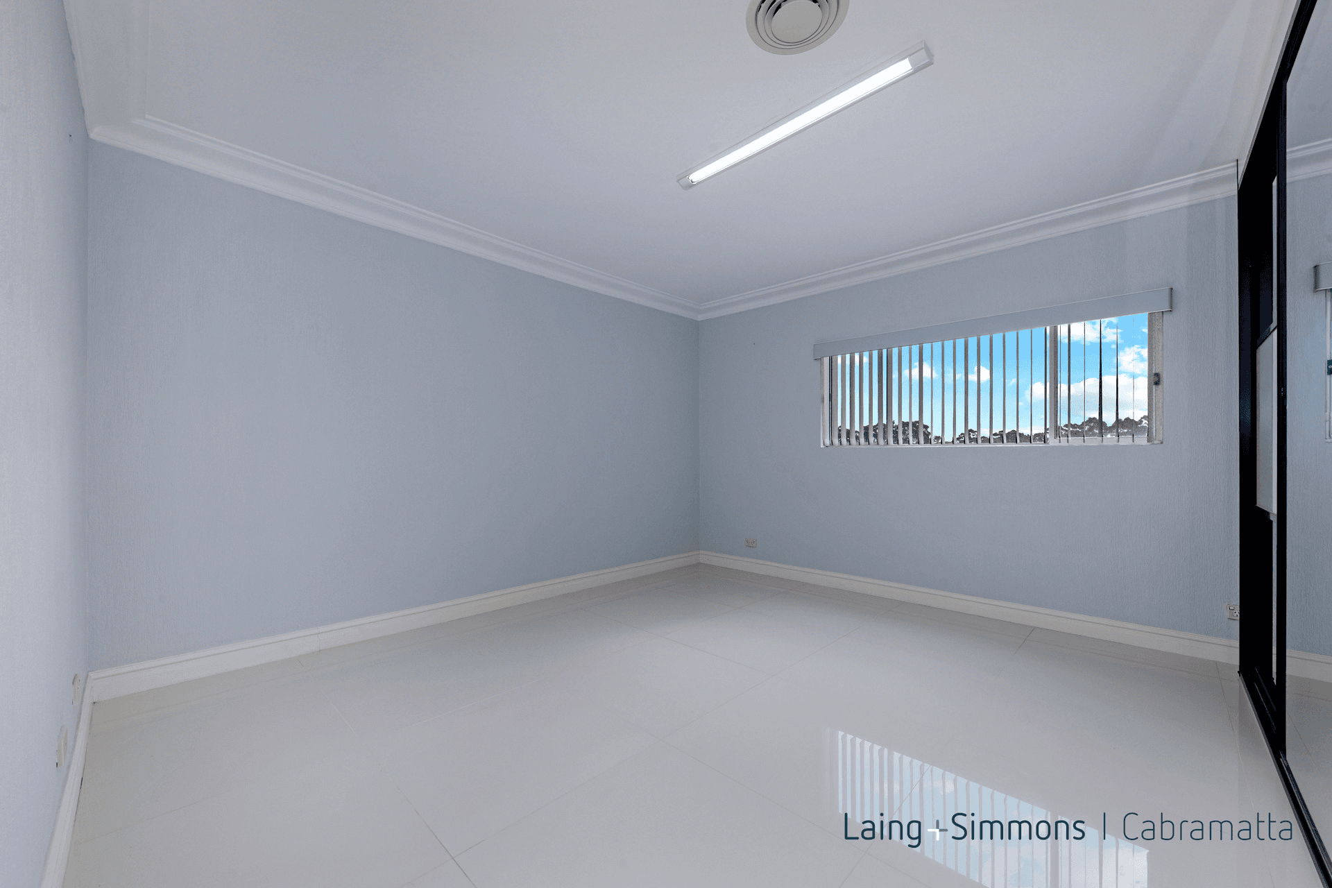 4 Brewon Close, Bossley Park, NSW 2176