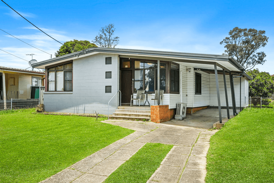 70 Wangaroa Crescent, LETHBRIDGE PARK, NSW 2770