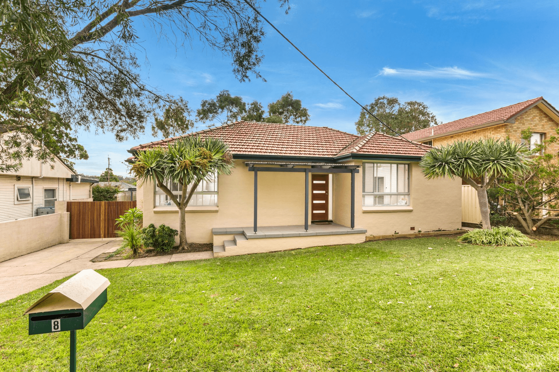 8 Woorak Crescent, Miranda, NSW 2228