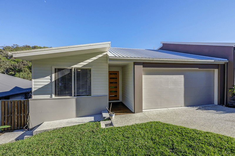 2/13 Castlereagh Close, Pacific Pines, QLD 4211