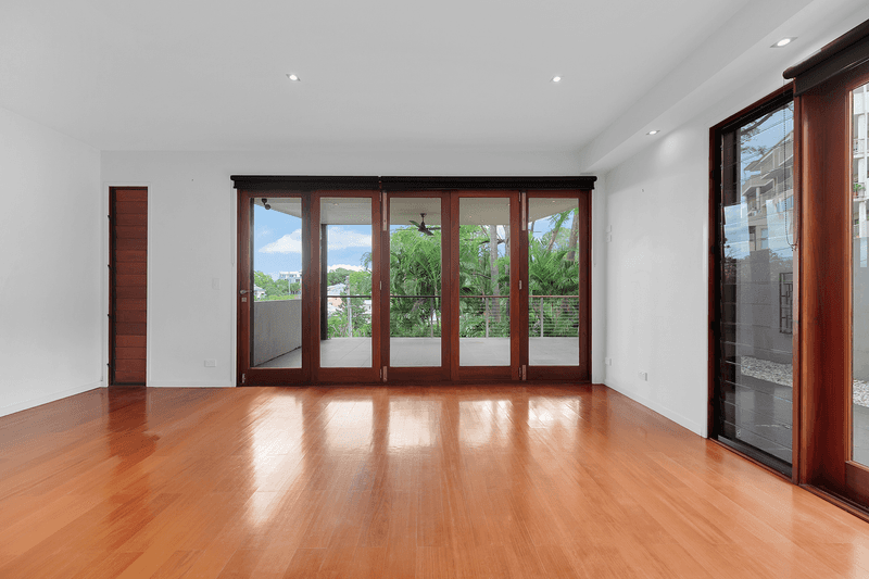 1/28 Central Avenue, INDOOROOPILLY, QLD 4068