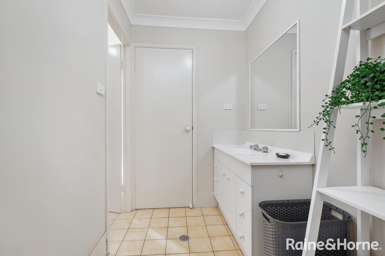 100 Denton Park Drive, RUTHERFORD, NSW 2320