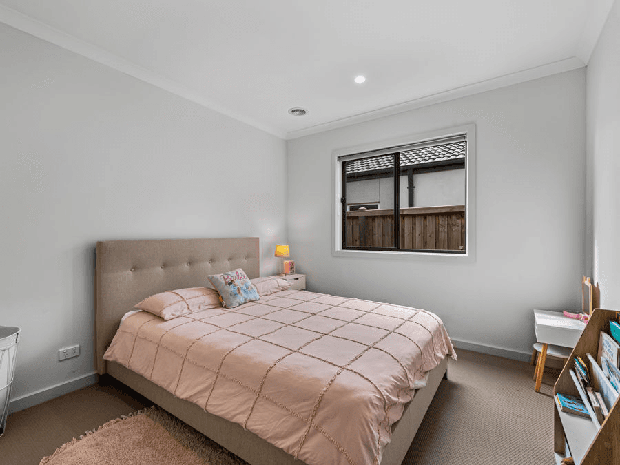 11 Postema Drive, POINT COOK, VIC 3030