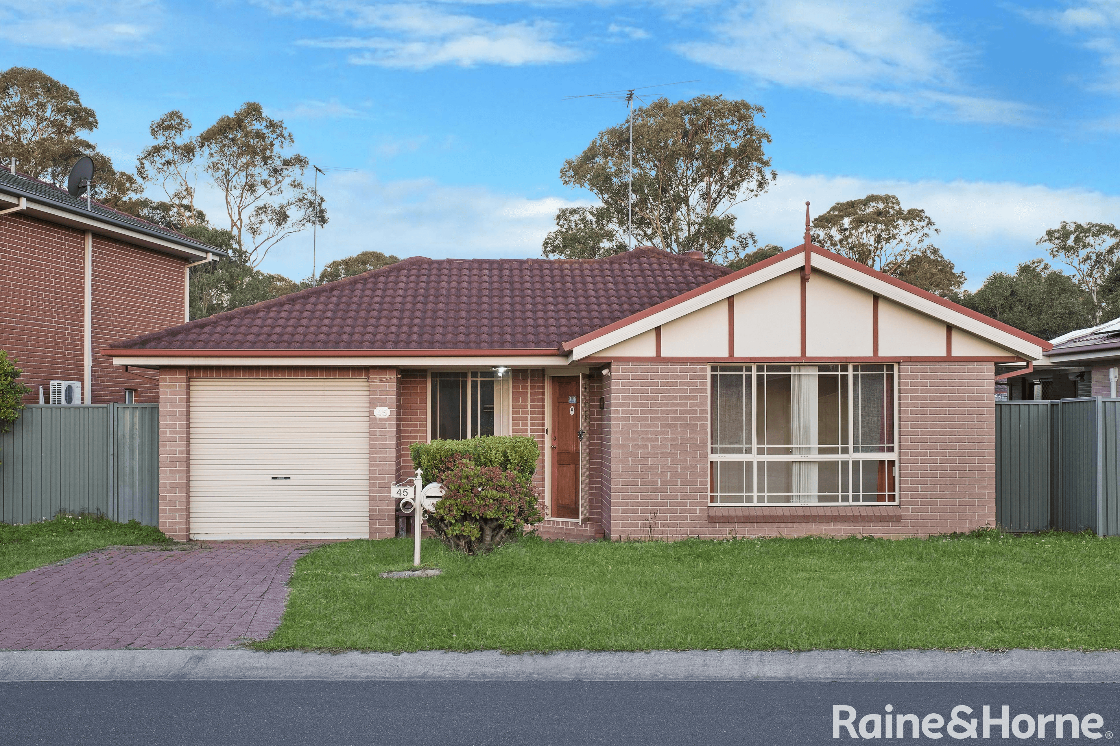 45 Samantha Crescent, GLENDENNING, NSW 2761