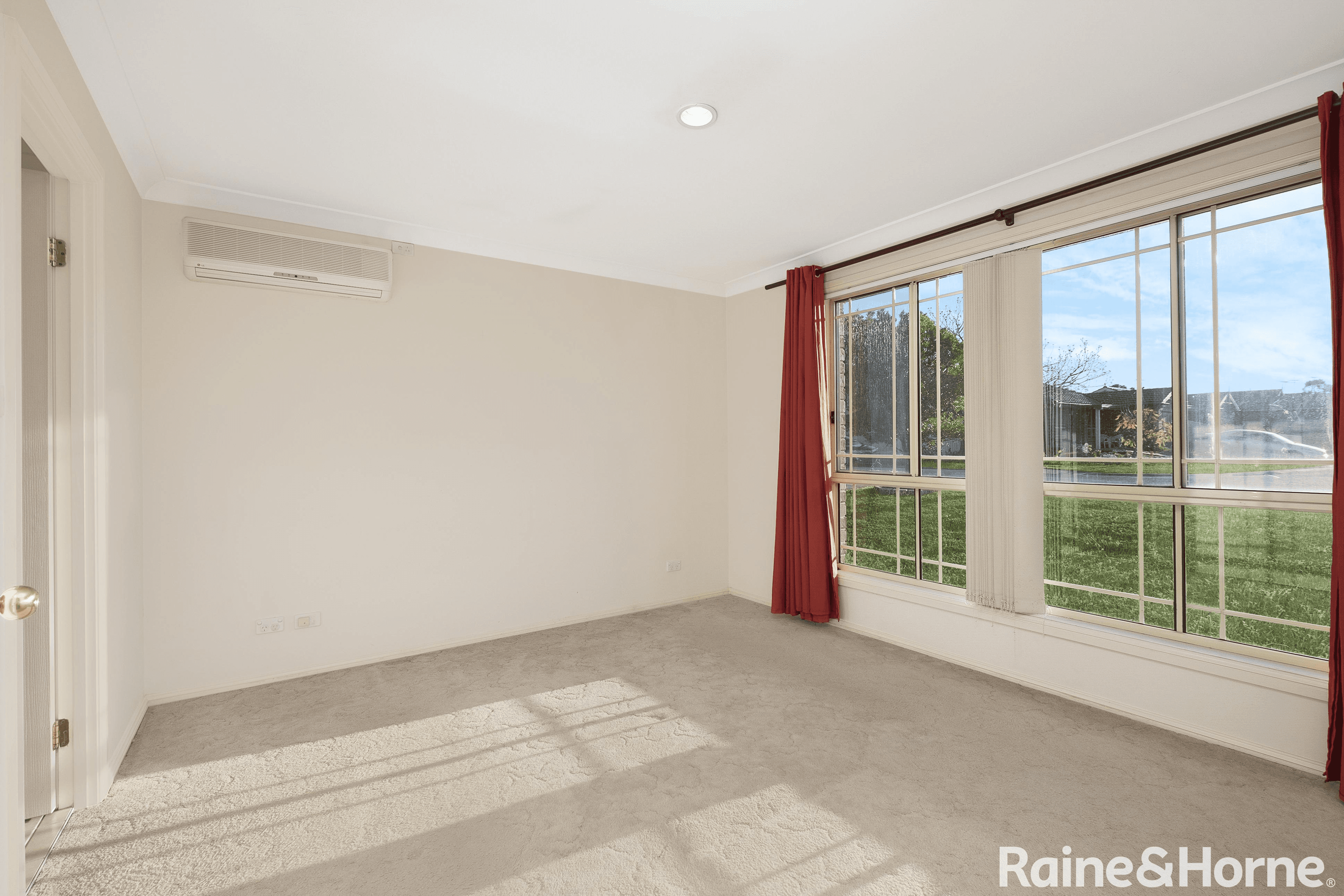 45 Samantha Crescent, GLENDENNING, NSW 2761