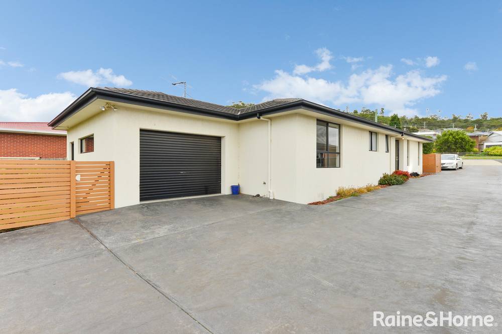 1/163 Derwent Avenue, LINDISFARNE, TAS 7015