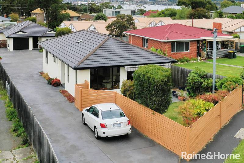 1/163 Derwent Avenue, LINDISFARNE, TAS 7015