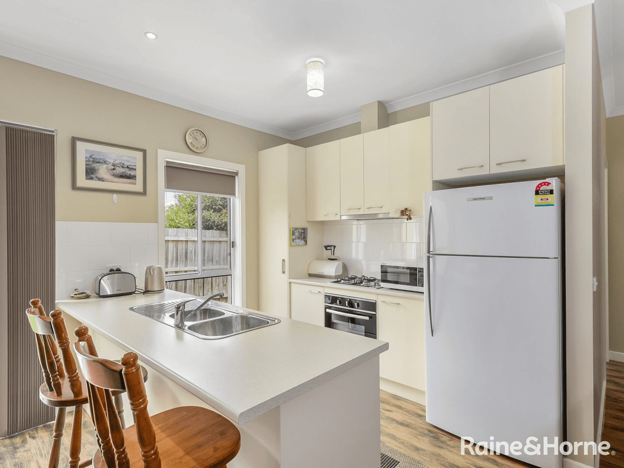 2/16 Fisher Street, GISBORNE, VIC 3437