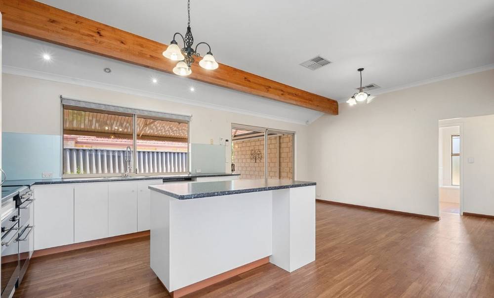 17 Ralphs Street, Seville Grove, WA 6112