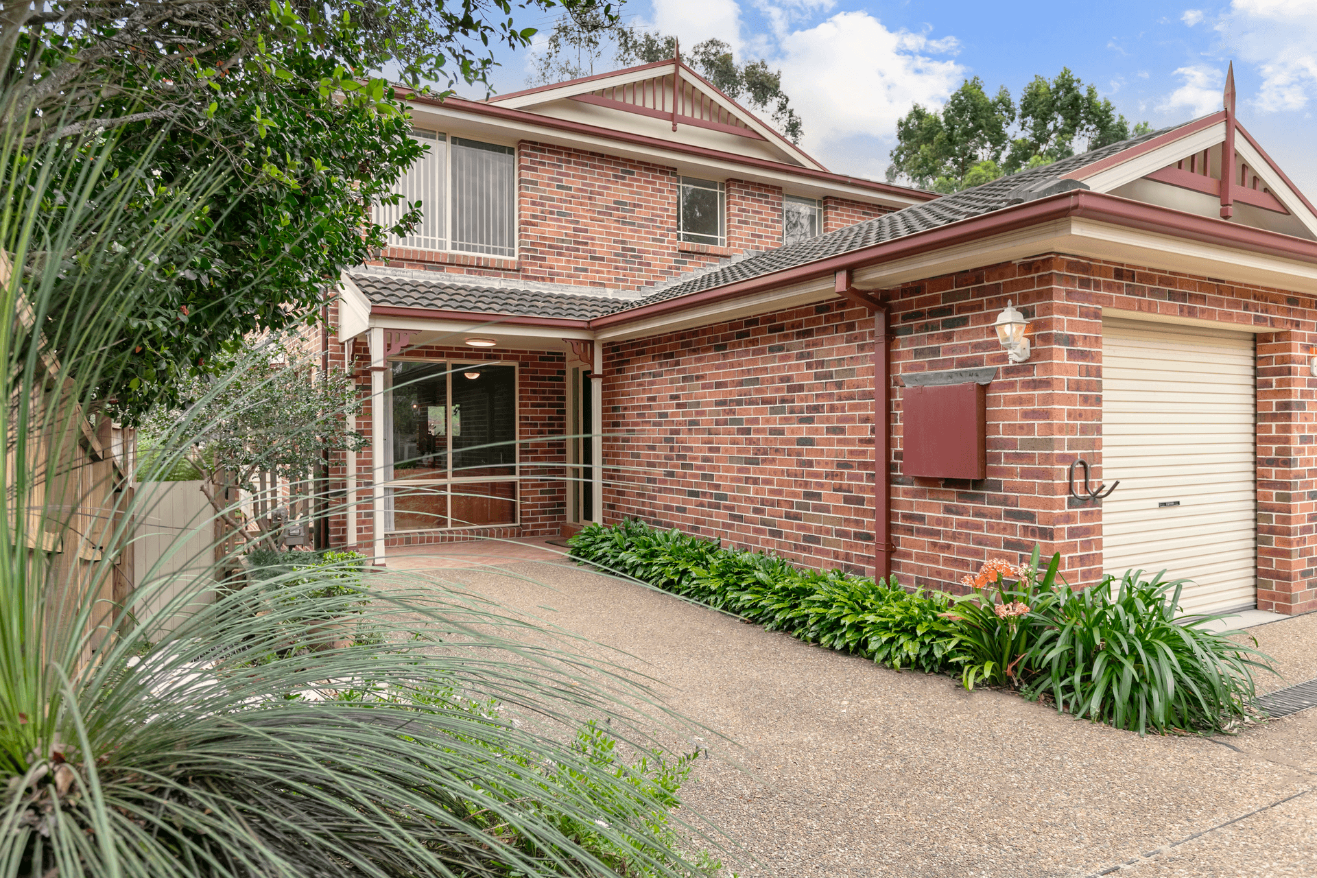 33a Carnarvon Drive, Frenchs Forest, NSW 2086