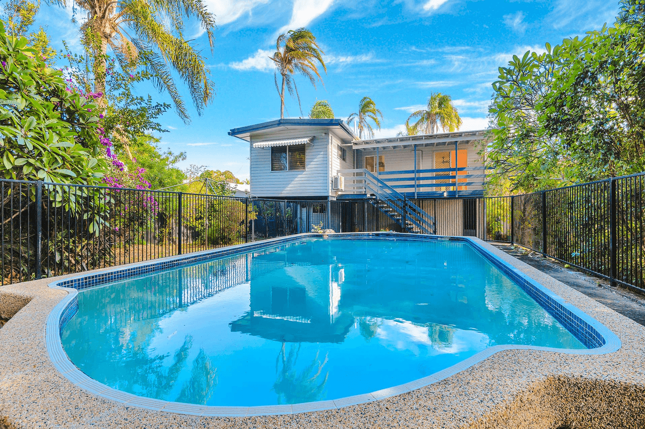 21 Annerley Avenue, RUNAWAY BAY, QLD 4216