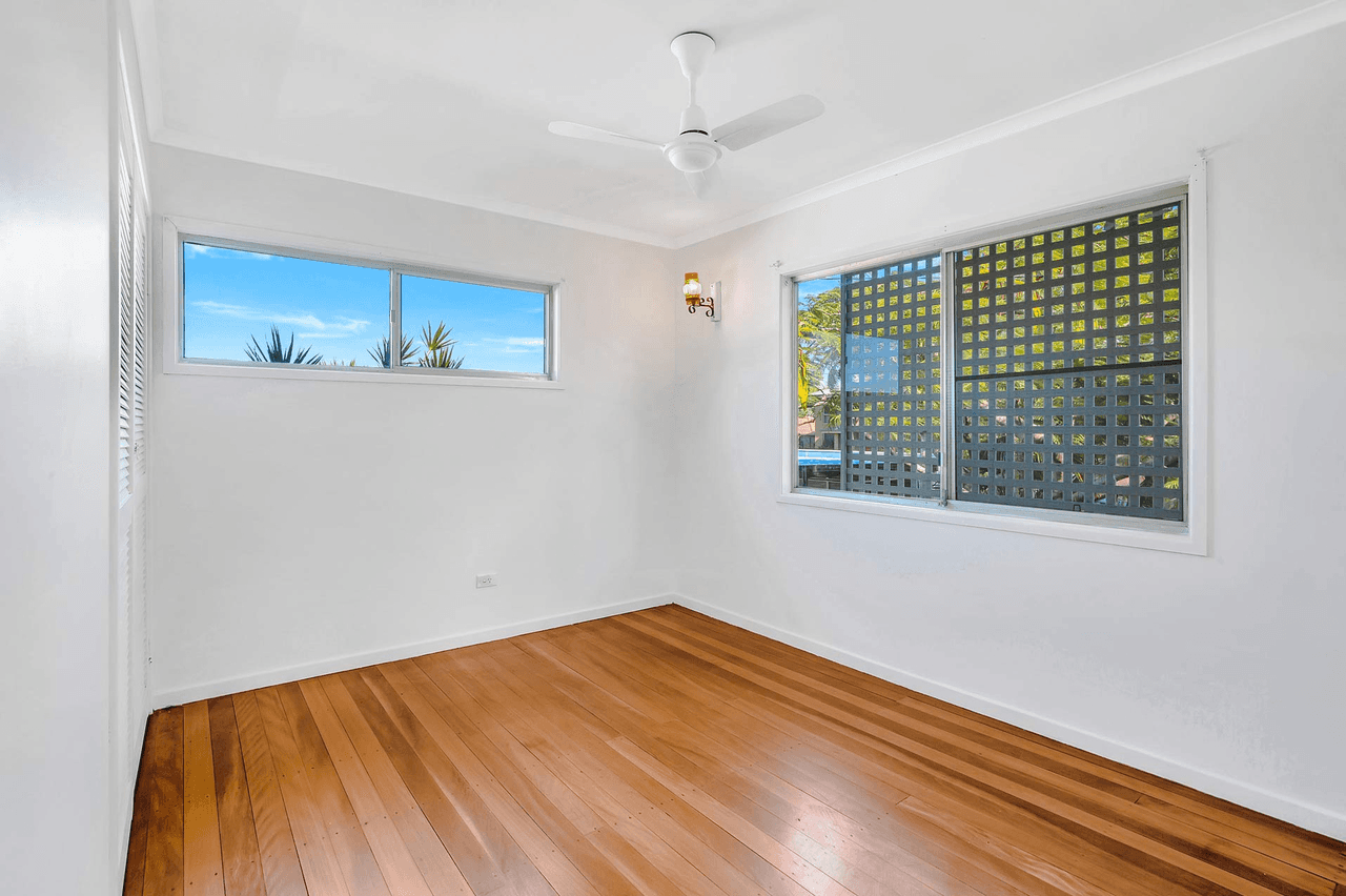 21 Annerley Avenue, RUNAWAY BAY, QLD 4216