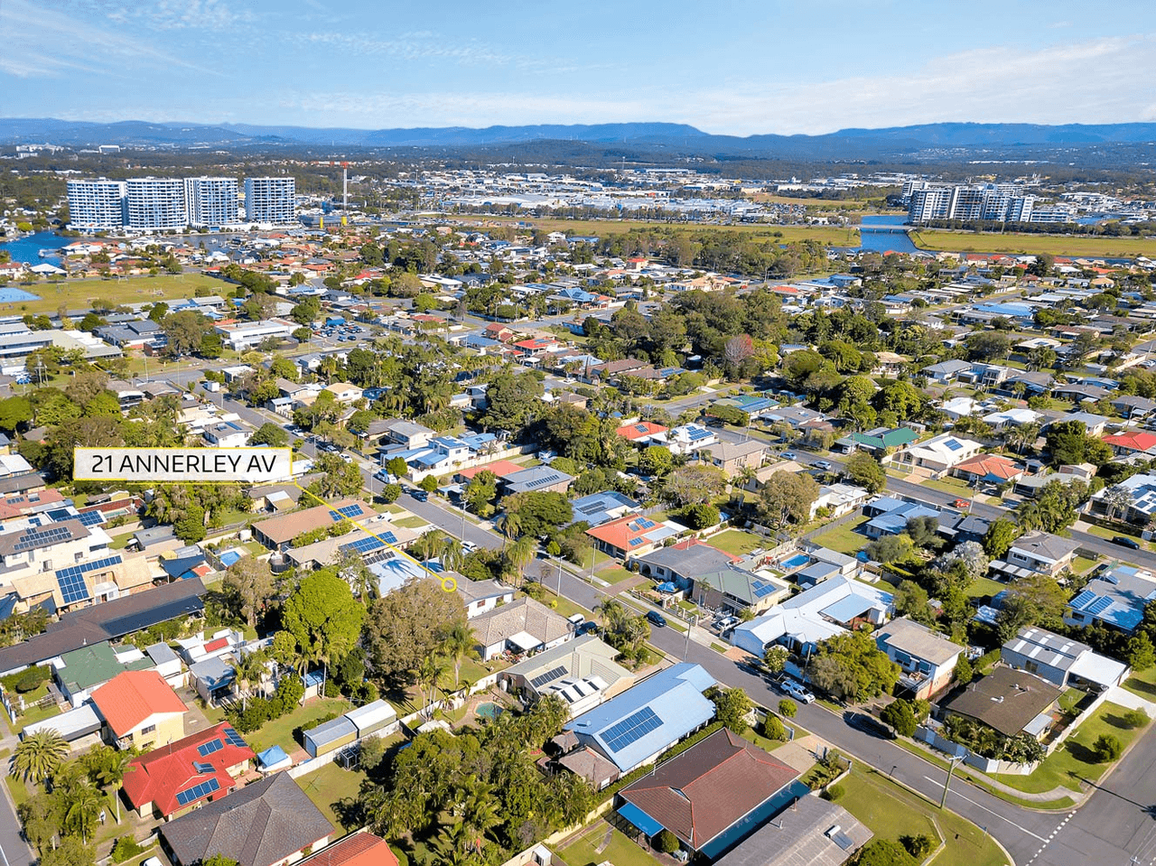 21 Annerley Avenue, RUNAWAY BAY, QLD 4216