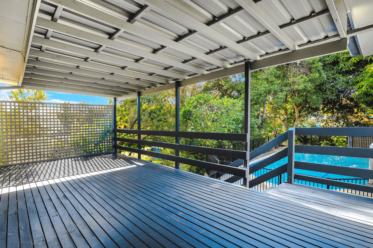 21 Annerley Avenue, RUNAWAY BAY, QLD 4216