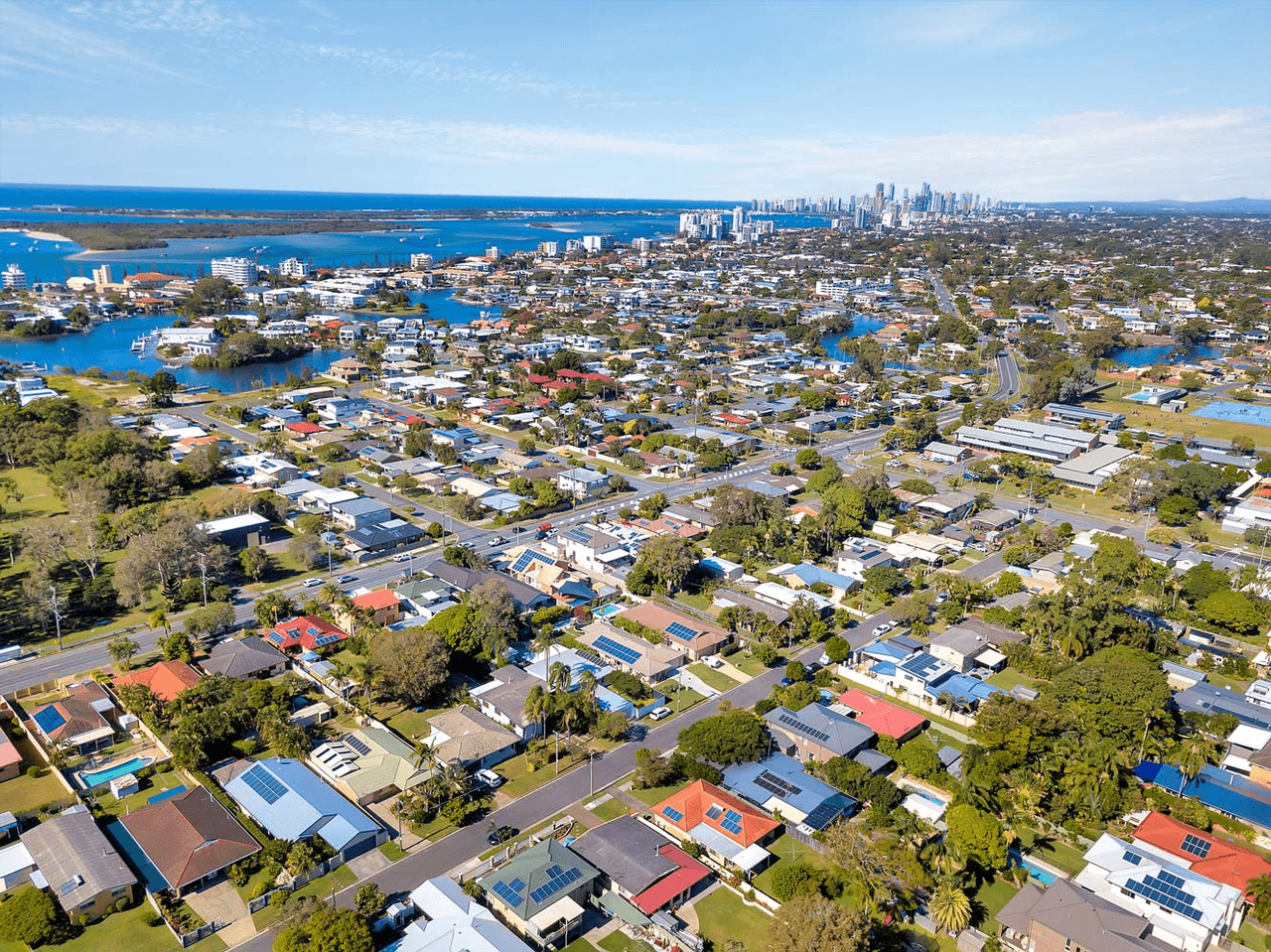 21 Annerley Avenue, RUNAWAY BAY, QLD 4216