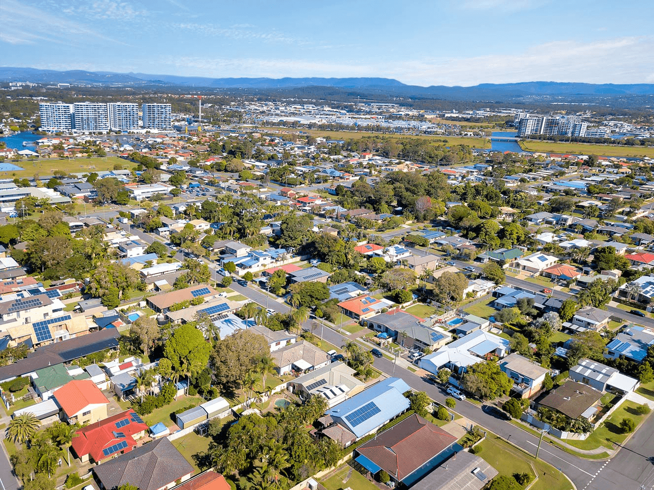 21 Annerley Avenue, RUNAWAY BAY, QLD 4216